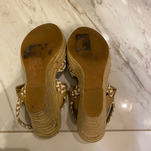 MRKT - beige wedge sandals with woven white and beige straps. Size 6 - Picture 3 of 6